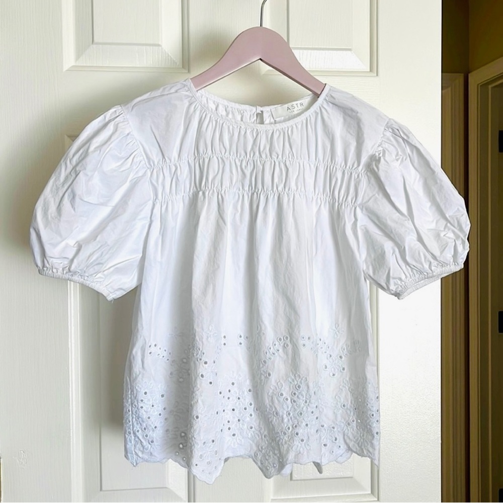ASTR The Label White Cotton Eyelet Puff-Sleeve Top S NWOT